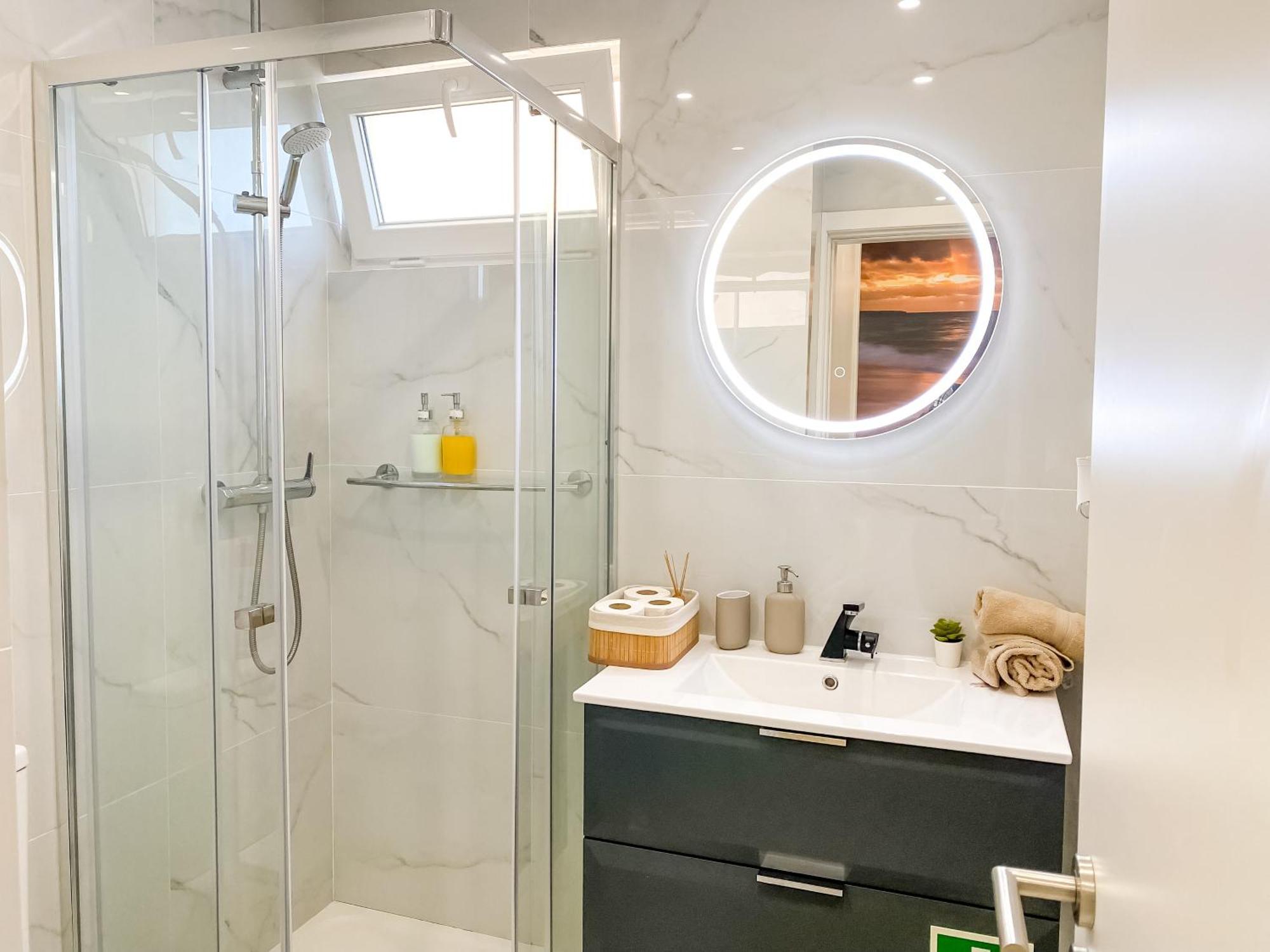 Appartement Luxury 2 Min With Balcony, Ocean View, Wifi, Ac, Smarttv *