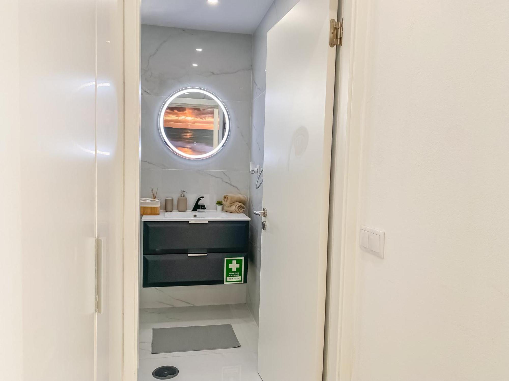 Appartement Luxury 2 Min With Balcony, Ocean View, Wifi, Ac, Smarttv