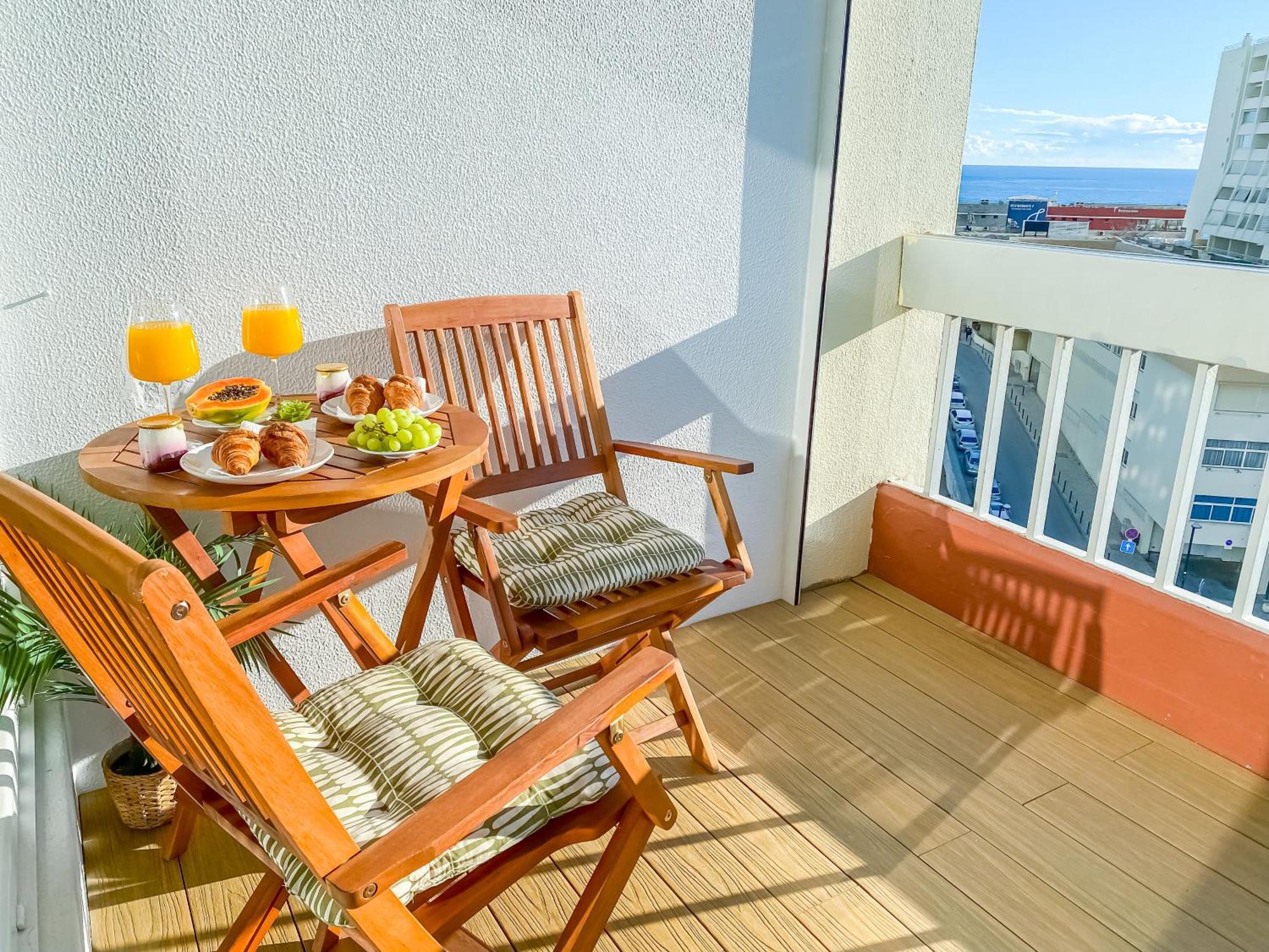 Luxury 2 Min With Balcony, Ocean View, Wifi, Ac, Smarttv Portimão